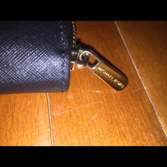 Michael Kors Wallet/Wristlet - Picture 5 of 6